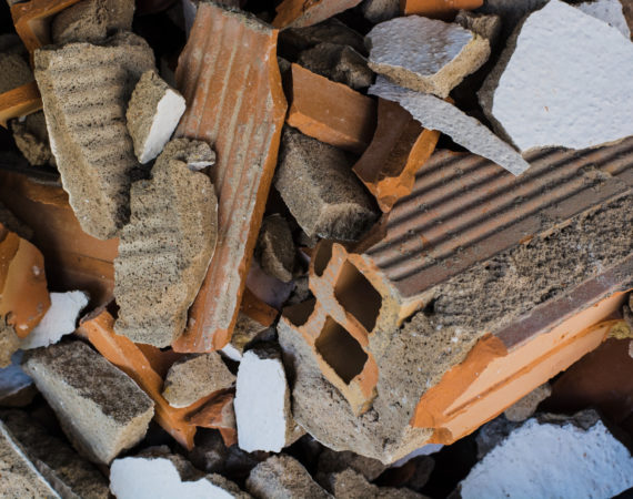 Co zrobić z gruzem po pracach rozbiórkowych